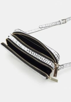 Ted Baker STINA - Across Body Bag - White 2 Ted Baker STINA - Across Body Bag - White -Ted BakerSales 06f549d7e8c34b0582a988e17729da54