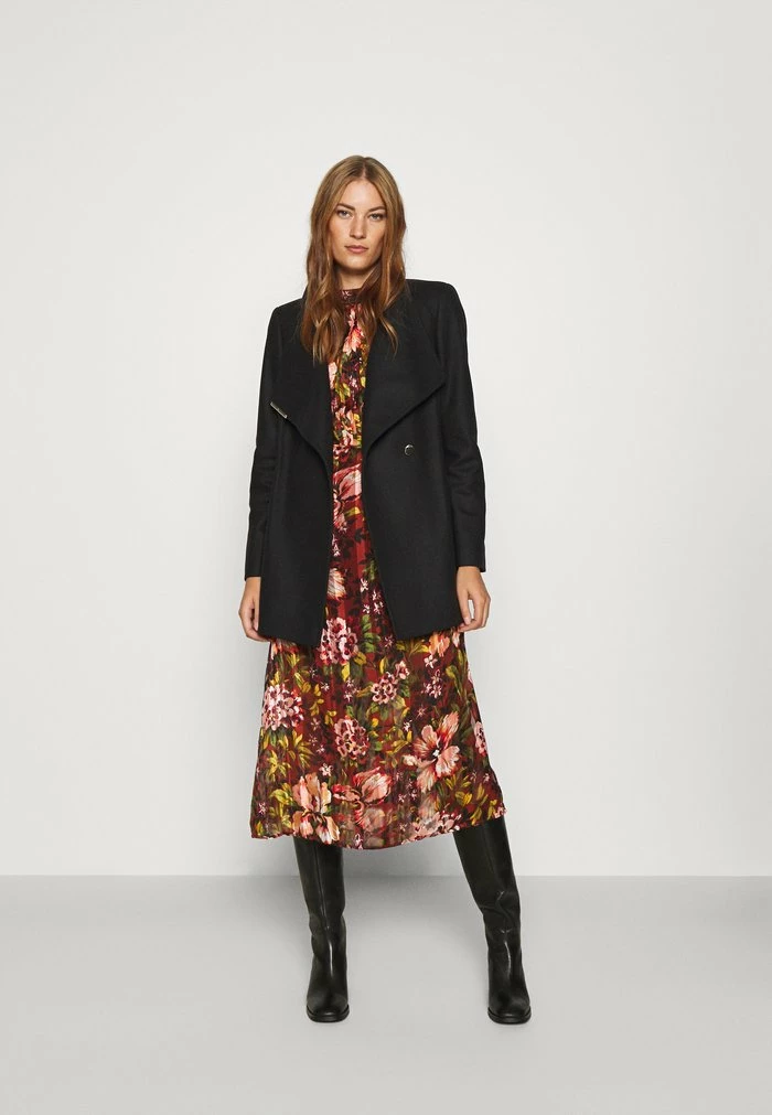 ROSESS SHORT WRAP COAT - Short coat - black Ted Baker ROSESS SHORT WRAP COAT - Short Coat - Black -Ted BakerSales 070f324c74224ba2ab44e712acebb864