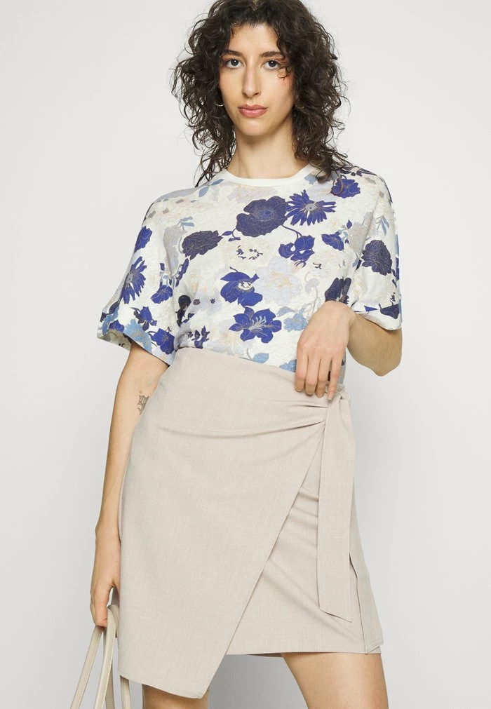 KYLEA - Print T-shirt - blue Ted Baker KYLEA - Print T-shirt - Blue -Ted BakerSales 40abd2cf2b8d42a7b2c5f7610ef72e3b