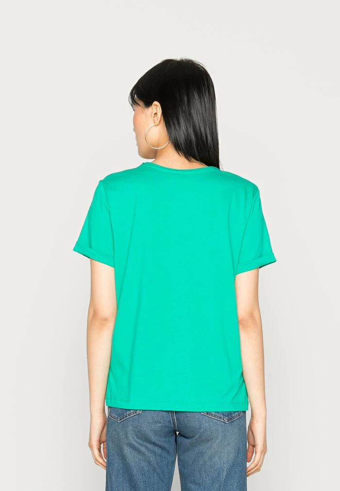 MIARNA - Basic T-shirt - mid green Ted Baker MIARNA - Basic T-shirt - Mid Green -Ted BakerSales 4962b62f169b4a6ca219c51d0922b58e