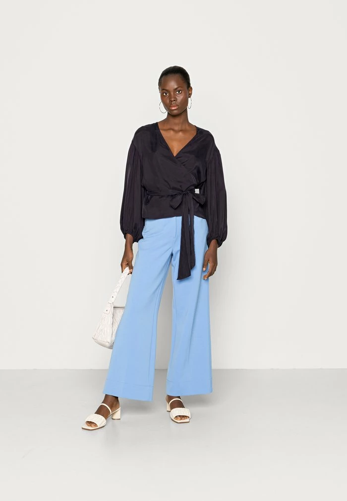 RALDA - Blouse - navy Ted Baker RALDA - Blouse - Navy -Ted BakerSales 6463e72f296049e5adeb43e7b0641d46