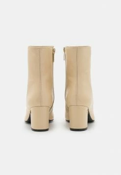 Ted Baker NEYOMI - Classic Ankle Boots - Natural -Ted BakerSales 846c9bcf97894a9f9190c5b05eff84c3