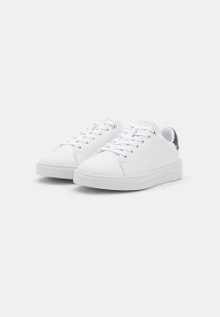 Ted Baker KIMMII - Trainers - White/black 2 Ted Baker KIMMII - Trainers - White/black -Ted BakerSales ad675f7c8b264fe09d71e18d0118af3c
