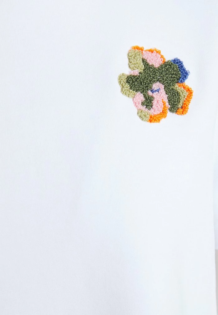 RENAKO - Print T-shirt - white Ted Baker RENAKO - Print T-shirt - White -Ted BakerSales aeef56985d3a4c8e958f2513090ee68b