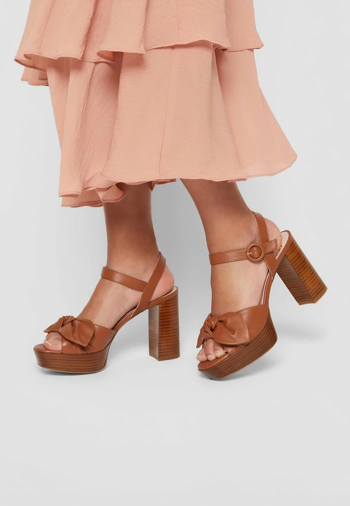 HEMYLIA - Clogs - tan Ted Baker HEMYLIA - Clogs - Tan -Ted BakerSales b698f282570c4be7a0e334e7611a5b85