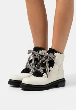 Ted Baker MOSIE - Lace-up Ankle Boots - Ecru