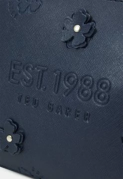 Ted Baker FLANCON - Wash Bag - Dark Blue -Ted BakerSales df06f12f7ef0465d964cf6adffd81461