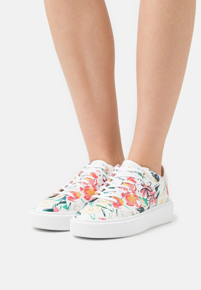 LONNIA - Trainers - ecru Ted Baker LONNIA - Trainers - Ecru -Ted BakerSales ecc60e4e9054408289bf6cbd8c176a7b