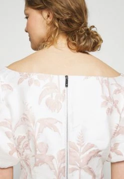 Ted Baker RIVERR - Print T-shirt - White 6 Ted Baker RIVERR - Print T-shirt - White -Ted BakerSales f2ca399aeb5e4dad8e70fc2d6e3f2586