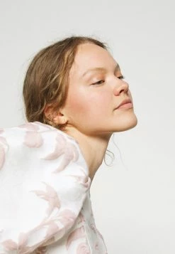 Ted Baker RIVERR - Print T-shirt - White 4 Ted Baker RIVERR - Print T-shirt - White -Ted BakerSales f2d335c3240144bc9ae5be96f1c08f1b