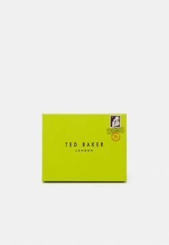 Ted Baker ALYESHA TEARDROP CRYSTAL MINI BOBBLE PURSE - Wallet - Light Pink 10 Ted Baker ALYESHA TEARDROP CRYSTAL MINI BOBBLE PURSE - Wallet - Light Pink -Ted BakerSales f3d2c7f247e245d68d1bacd0b5cc3c8b